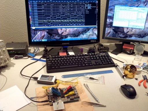 Sinclair ZX81 hooked up to logic analyzer